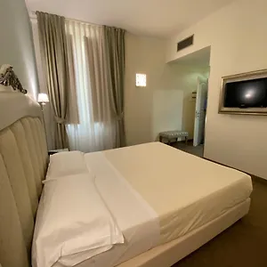Hotel Jr Oriente Bari